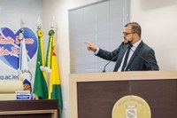 “Se for para cortar meu ponto porque saí para defender a educação pública, pode cortar”, afirma Forneck