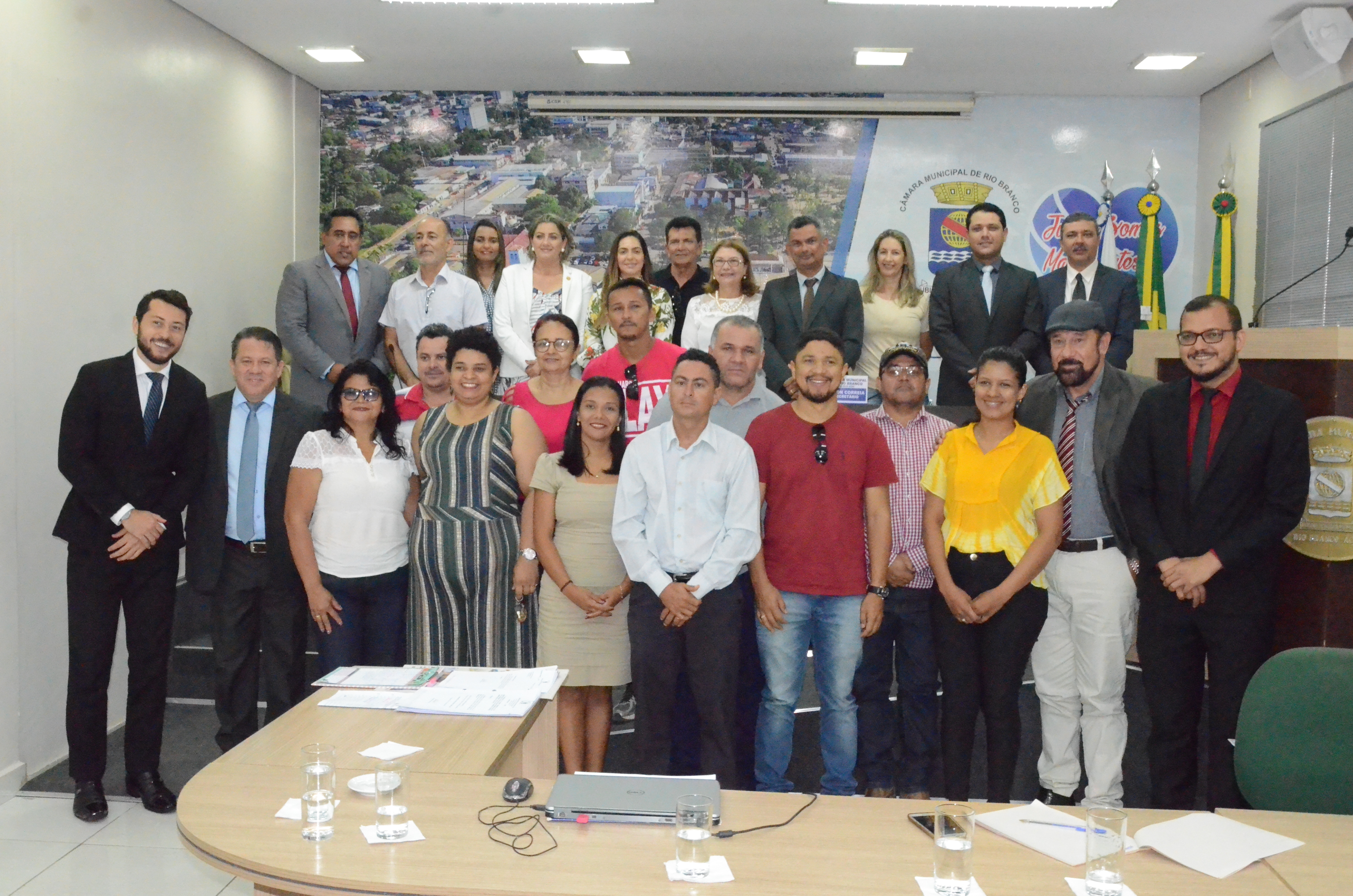 Câmara realiza ato solene com lideranças do Calafate