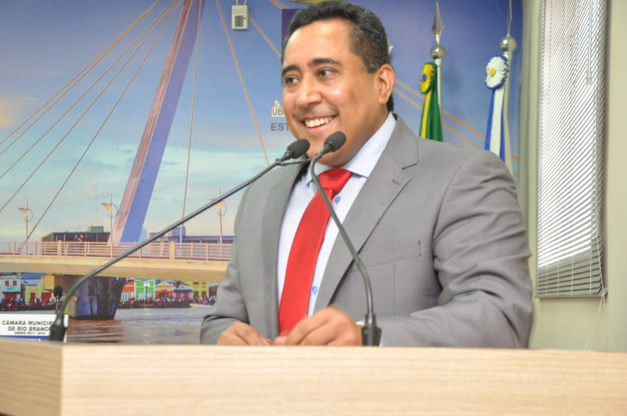 Dr Jakson Ramos celebra produção nacional de respiradores 