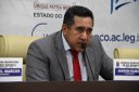 Dr Jakson Ramos lamenta corte de recursos na educação e destaca constrangimento de Bolsonaro nos Estados Unidos