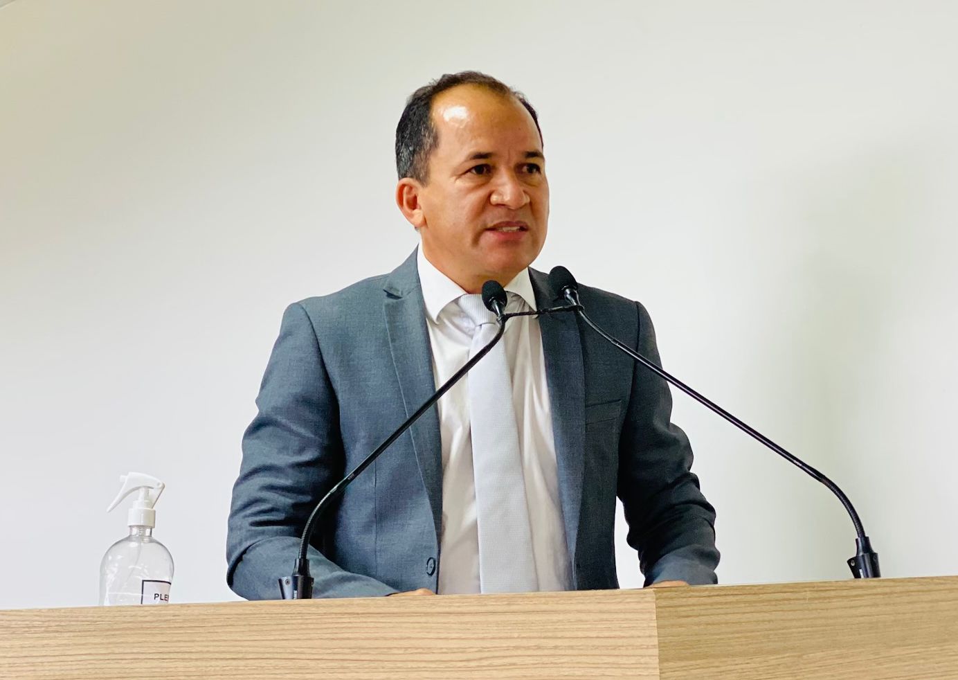  “Conheço Bocalom há 18 anos, ele é um homem digno e trabalhador” diz vereador Raimundo Castro em defesa ao Prefeito Tião Bocalom