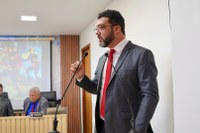 André Kamai denuncia falta de estrutura na rede de ensino e cobra soluções para crianças com deficiência