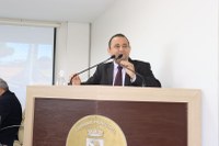 Arnaldo Barros cobra revitalização de quadra poliesportiva e não economiza críticas ao Executivo Municipal “Falta tudo nessa cidade”