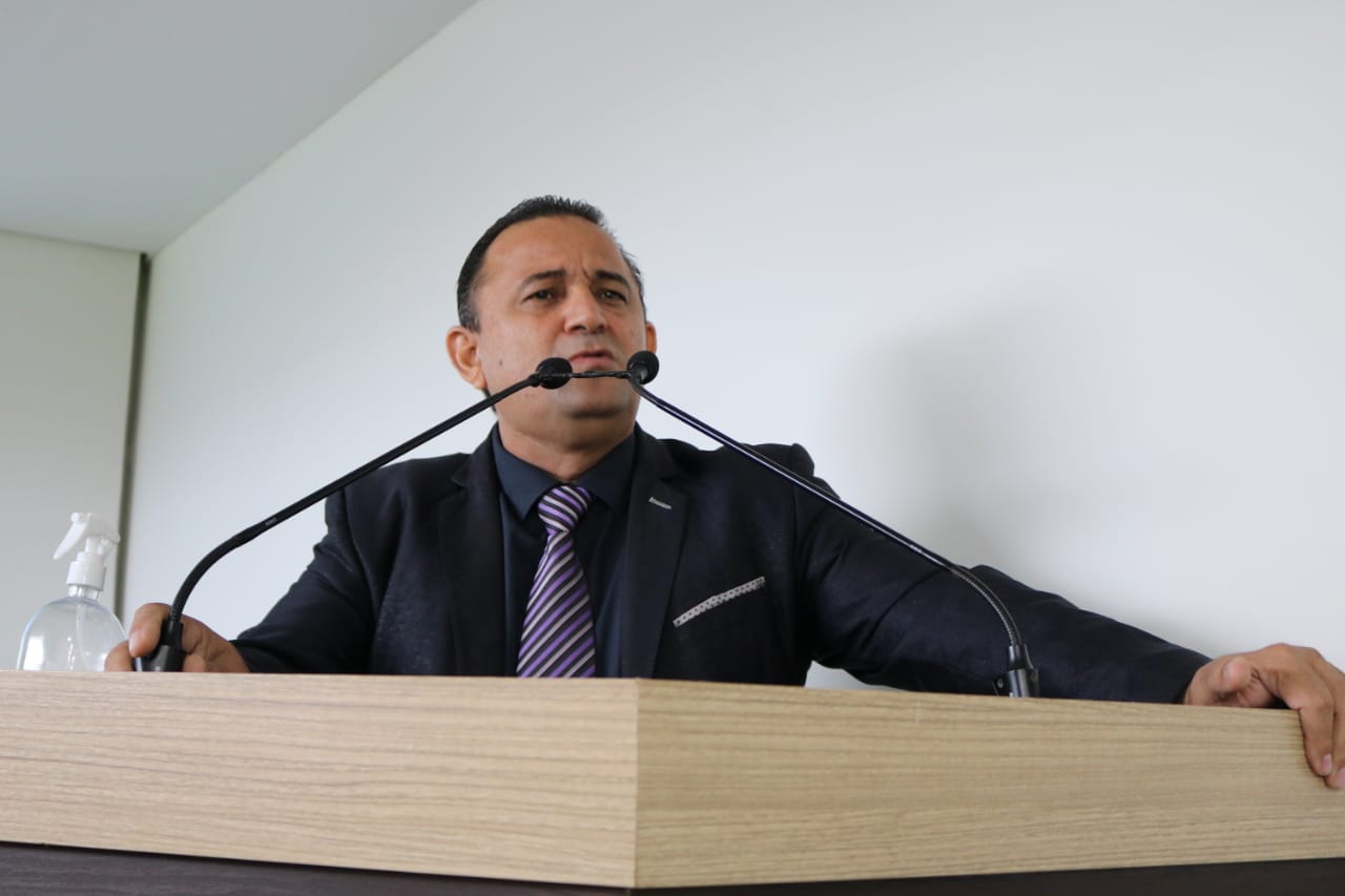 Arnaldo Barros revindica melhorias para o Ramal do Romão e diz que populares ameaçam fechar a estrada do aeroporto