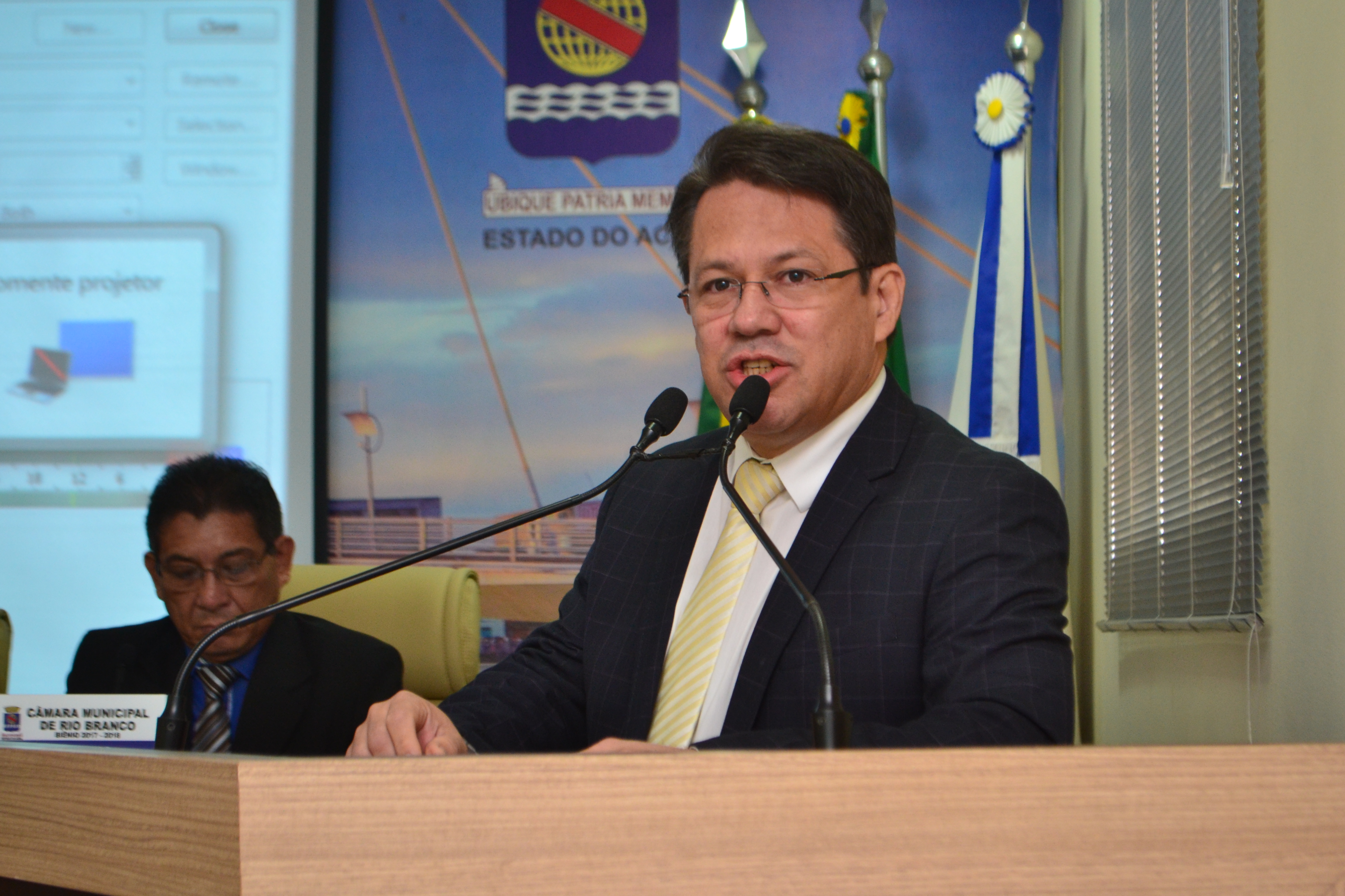 Artemio Costa propõe a criação do Parlamento Jovem Vereador