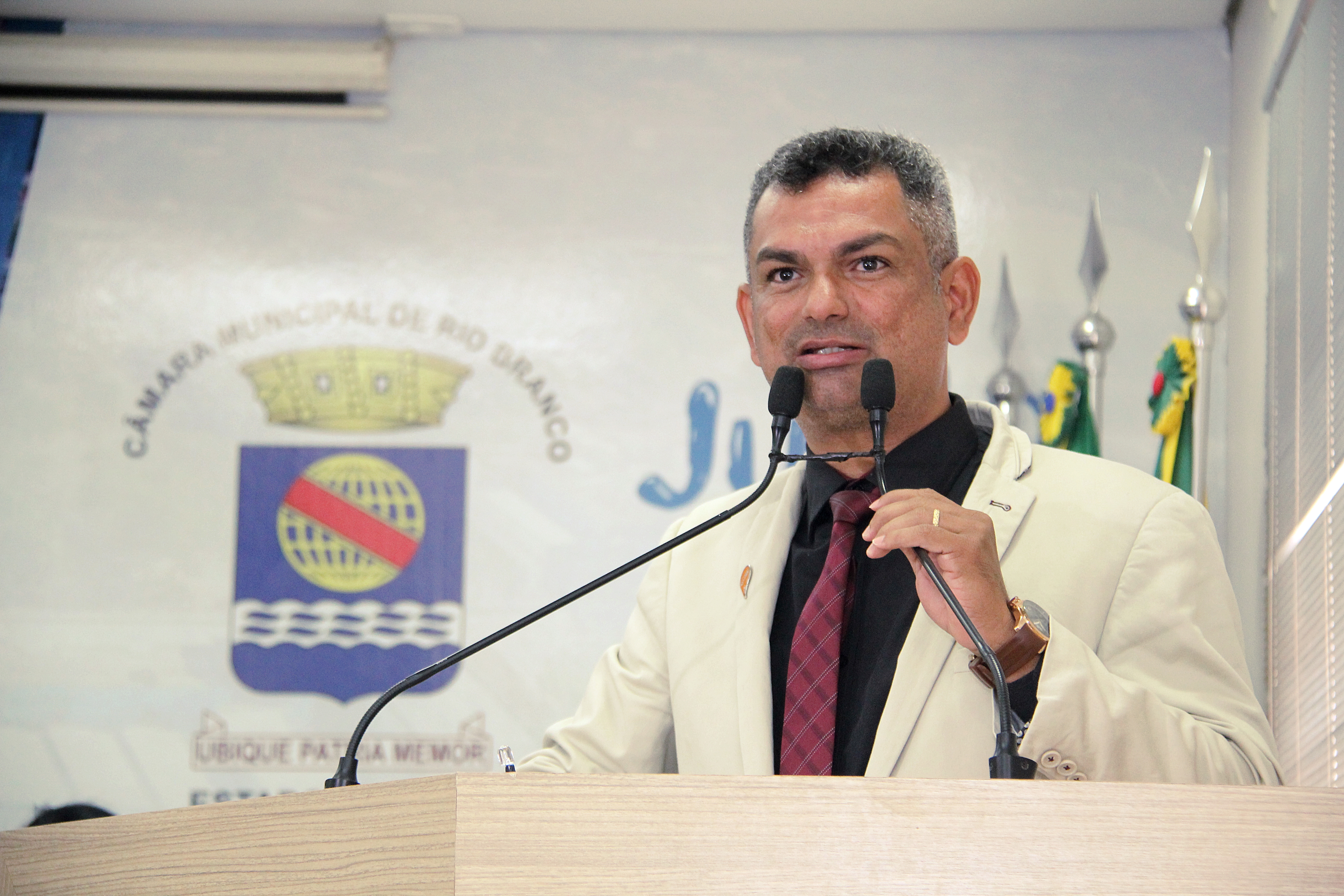 Câmara aprova projeto que obriga instalação de brinquedos adaptados para crianças portadoras de necessidades especiais em áreas públicas