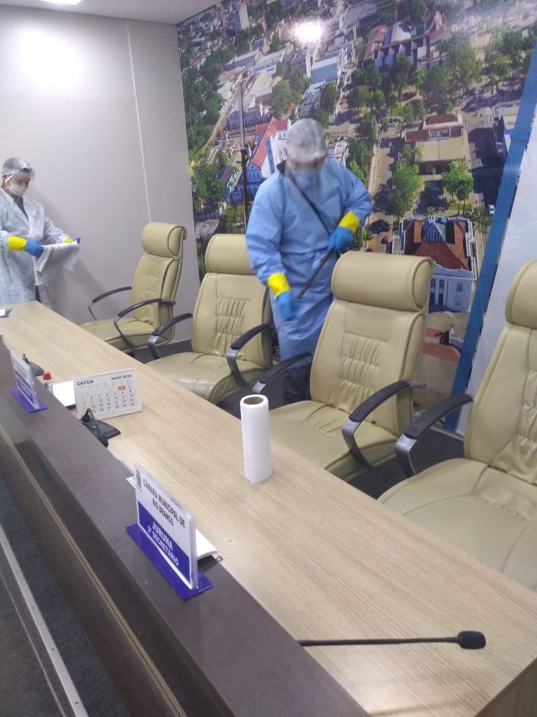 Câmara de Rio Branco realiza desinfecção na sede