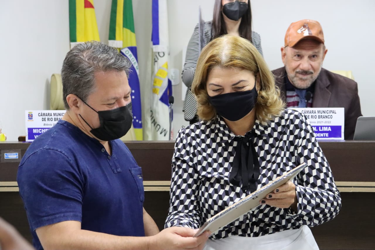  Câmara Municipal de Rio Branco entrega Moção de Pesar ao ex-vereador Artêmio Costa pelo falecimento de seu pai