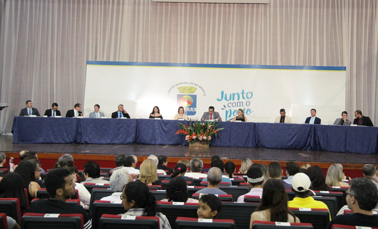 Câmara Municipal realiza Sessão Solene de entrega de títulos de Cidadão Rio-Branquense e Cidadão Verde