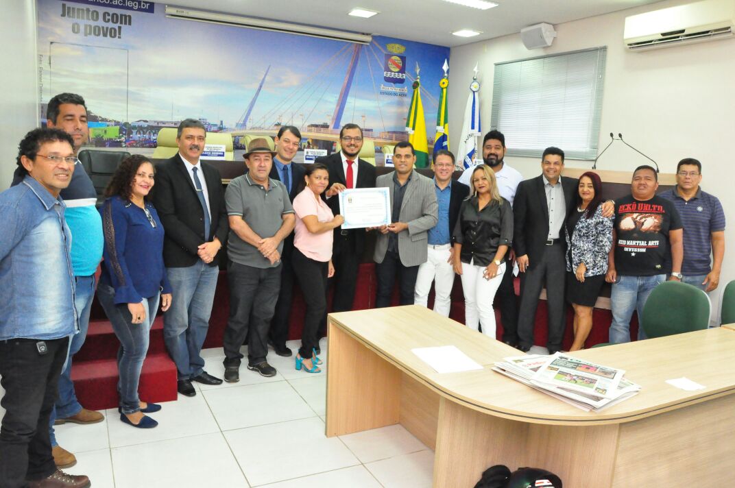 Câmara Municipal realiza sessão solene em homenagem aos Líderes Comunitários