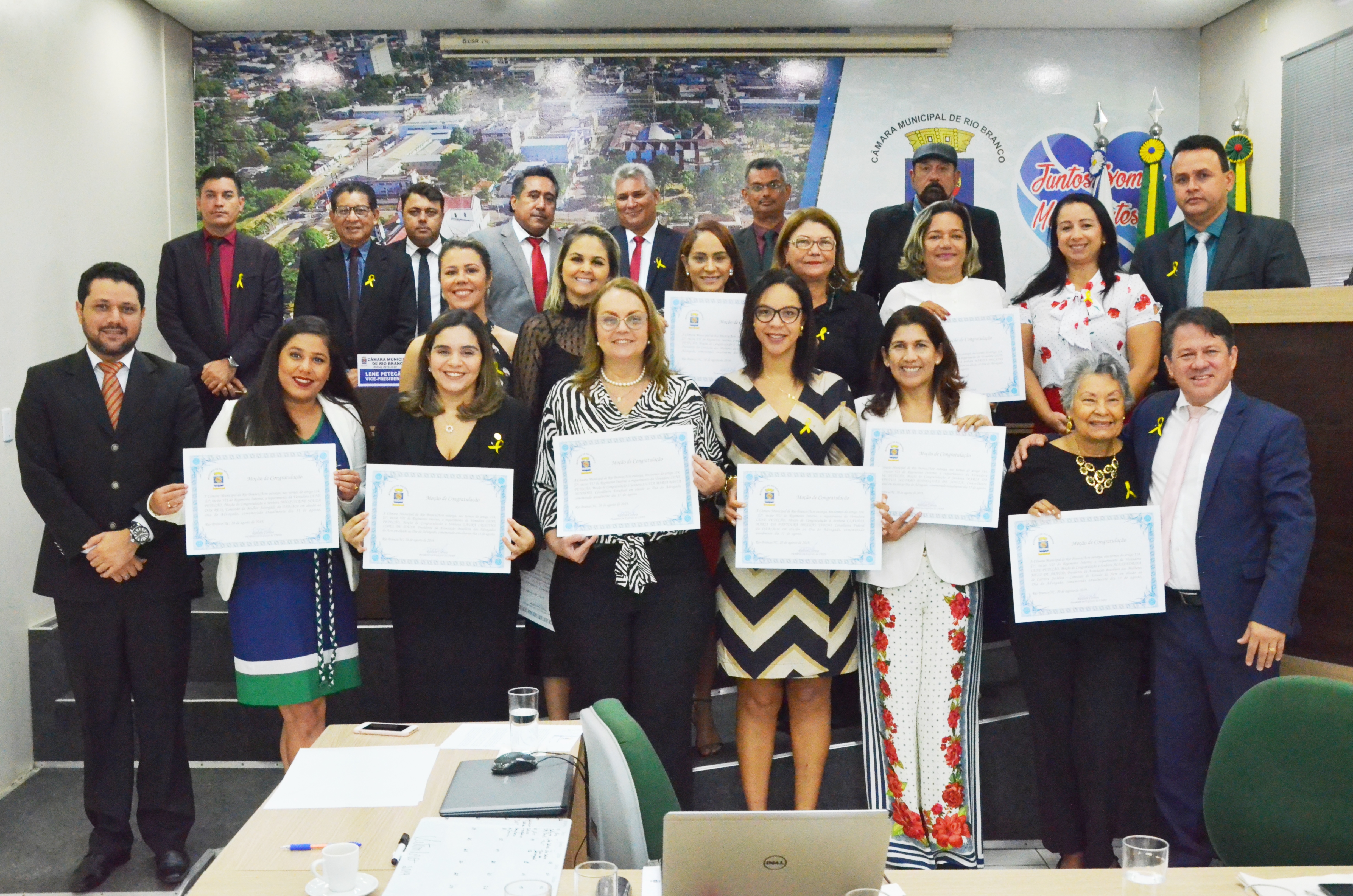 Comissão da Mulher Advogada é homenageada pela Câmara Municipal