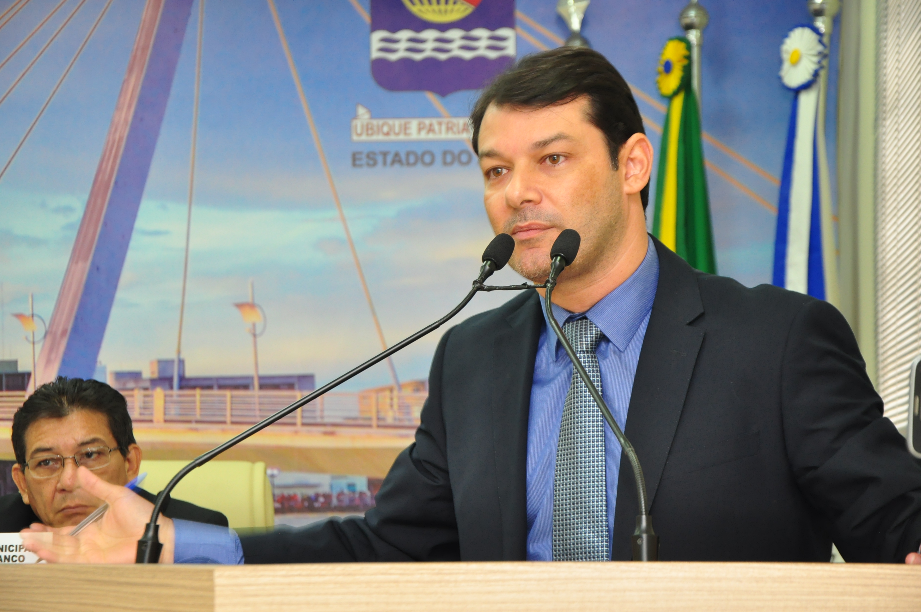 Roberto Duarte critica aumento do IPTU em 2017