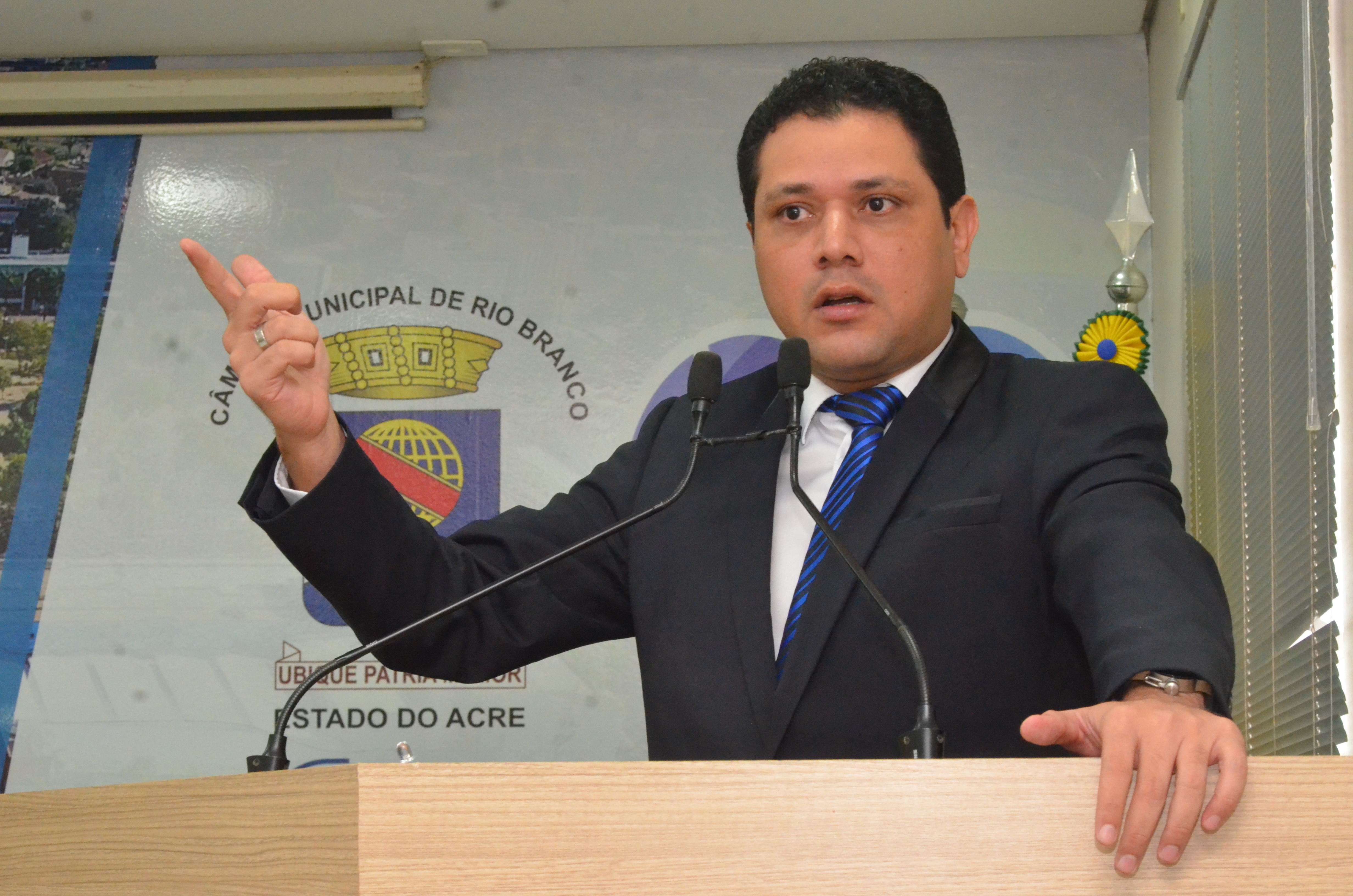 "É ingratidão da Prefeita dizer que o Governo do Estado não ajuda a Prefeitura", afirma Vereador Luz   