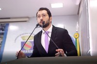 Emerson Jarude apresenta pedido de CPI para investigar contrato de iluminação pública com lâmpadas de led em Rio Branco.