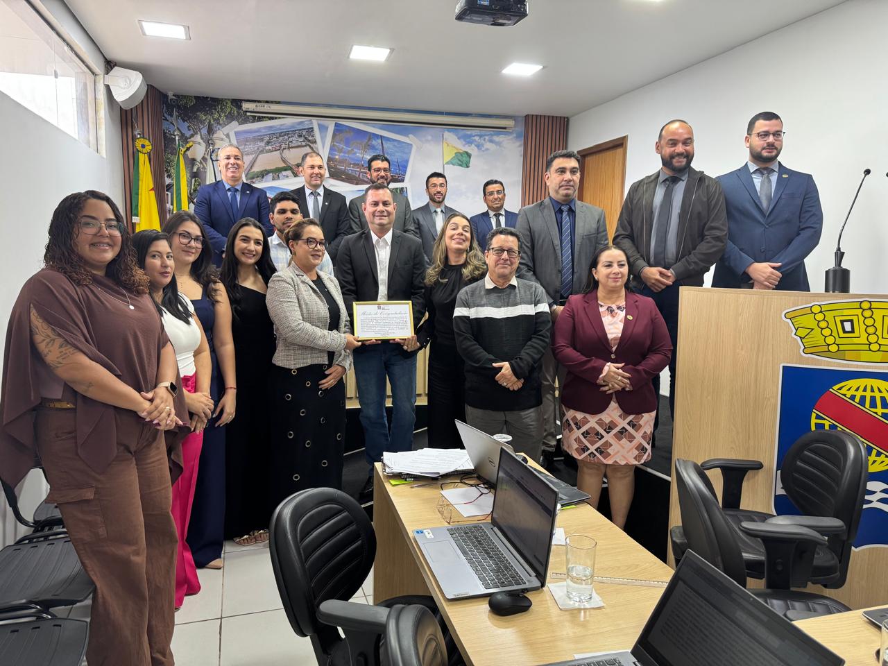 Equipe da Prefeitura é homenageada por avanços no licenciamento de atividades econômicas