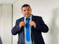 Fábio Araújo apresenta indicações solicitando melhorias em bairros da Capital