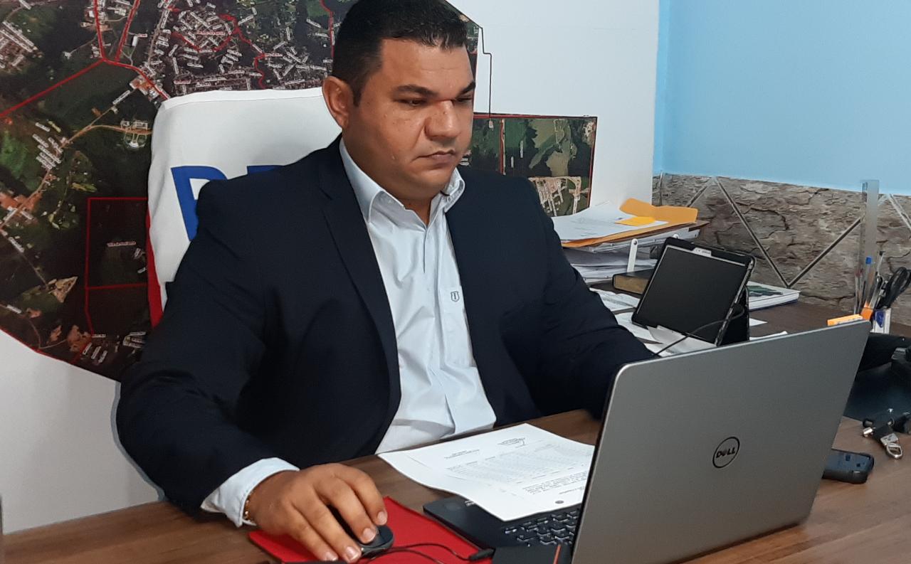 Fábio Araújo volta a questionar dispensa de licitações da prefeitura de Rio Branco