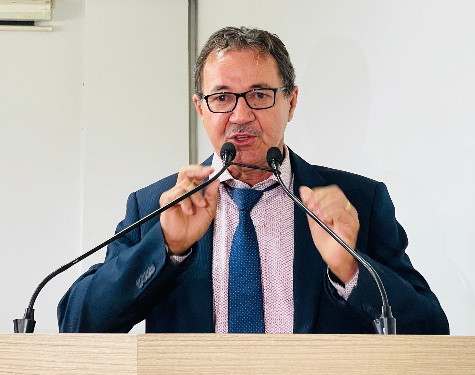Francisco Piaba apresentar indicações de melhorias para bairros da Capital