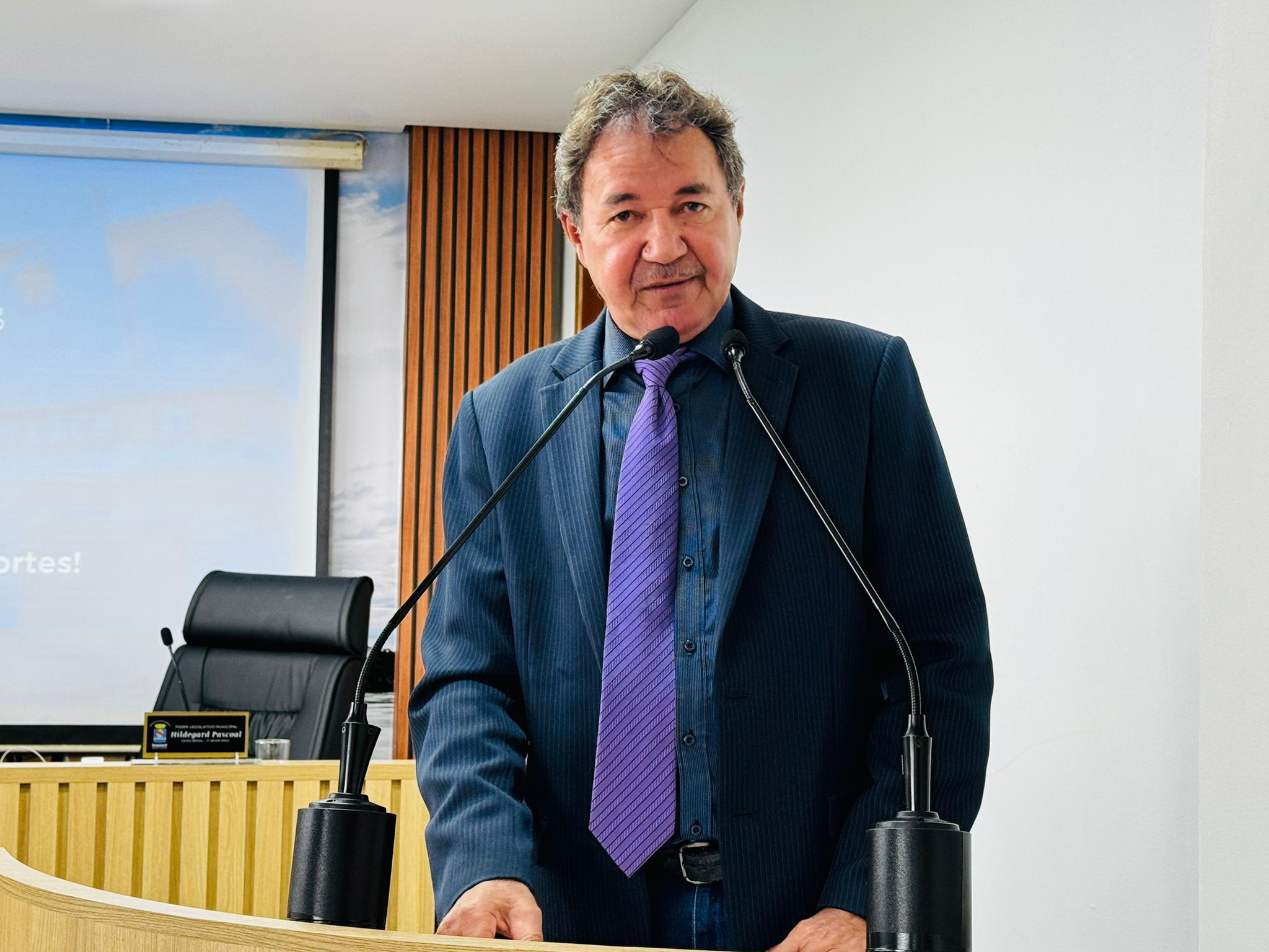 Francisco Piaba cobra operação tapa buraco nos polos Dom Joaquim e Wilson Ribeiro