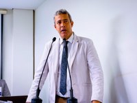 Ismael Machado pede o cumprimento de lei que versa sobre publicações de atos oficiais em jornais impressos