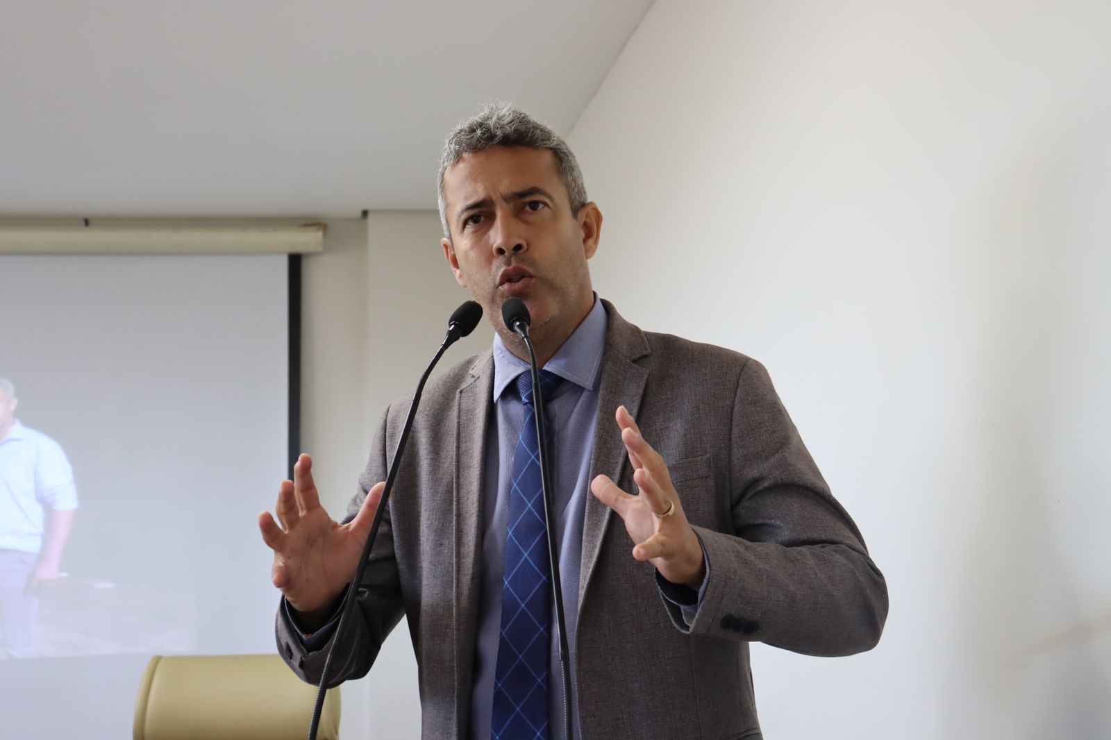 Ismael Machado reforça a necessidade de melhorias nas ruas da capital acreana