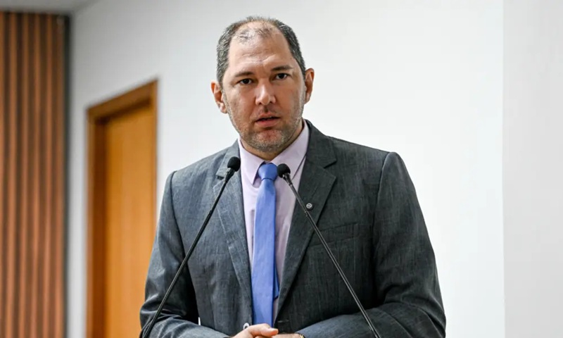 Joabe Lira apresenta PL para garantir segurança no descarte de vidros e materiais cortantes