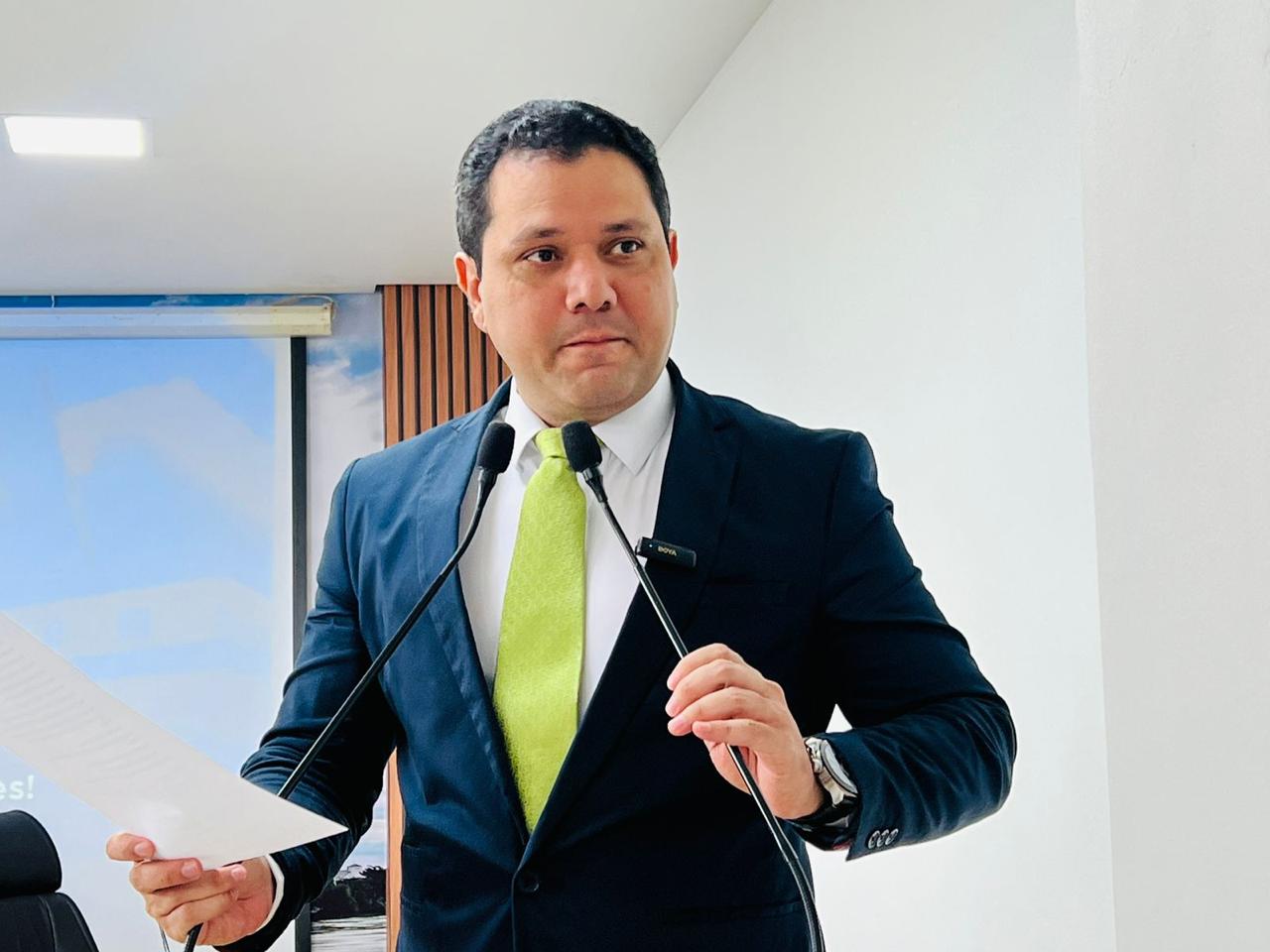 João Marcos ressalta compromisso da prefeitura com famílias atingidas com a alagação