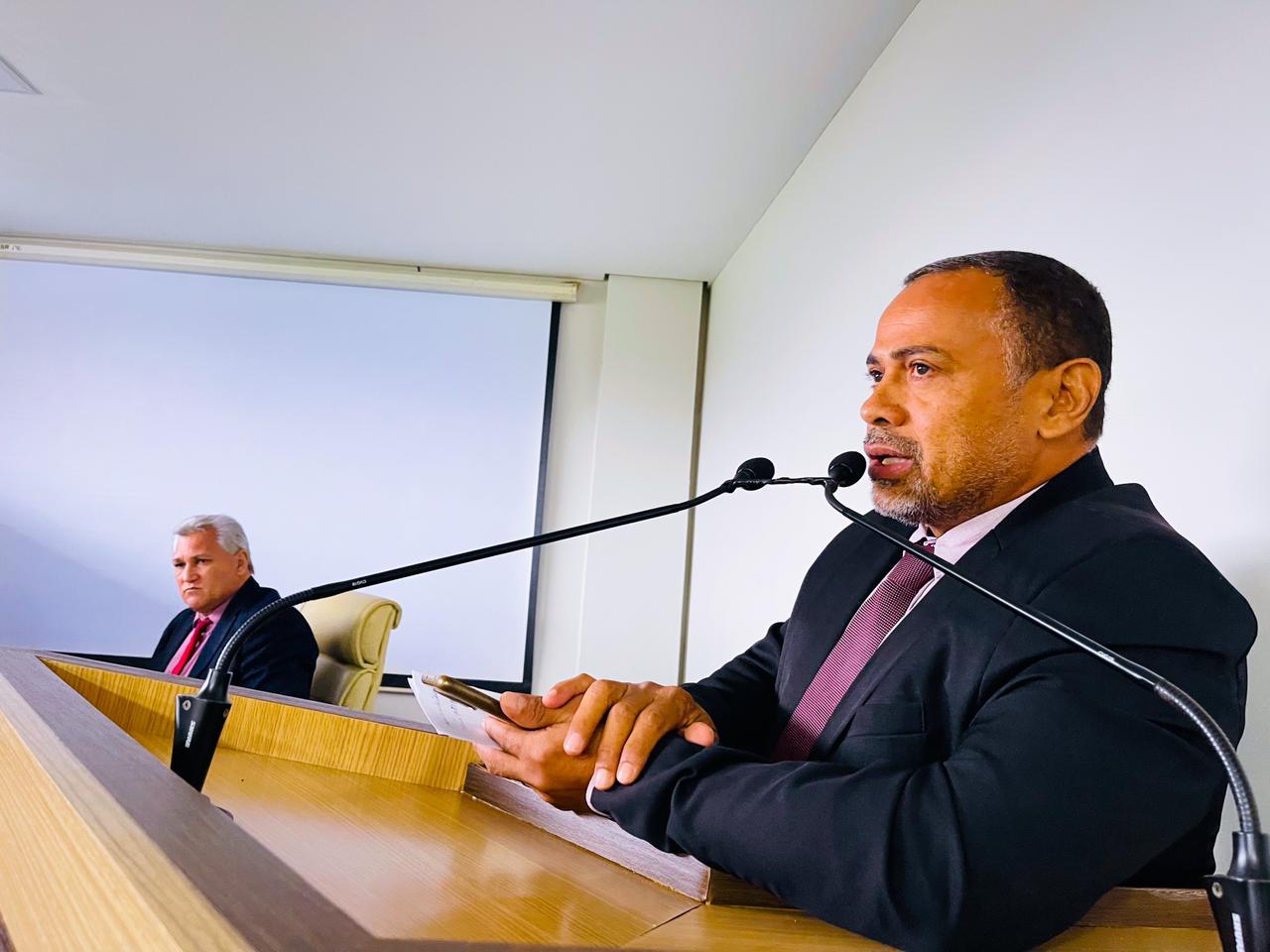 Joaquim Florêncio cobra investimentos em infraestrutura para o bairro Rosa Linda