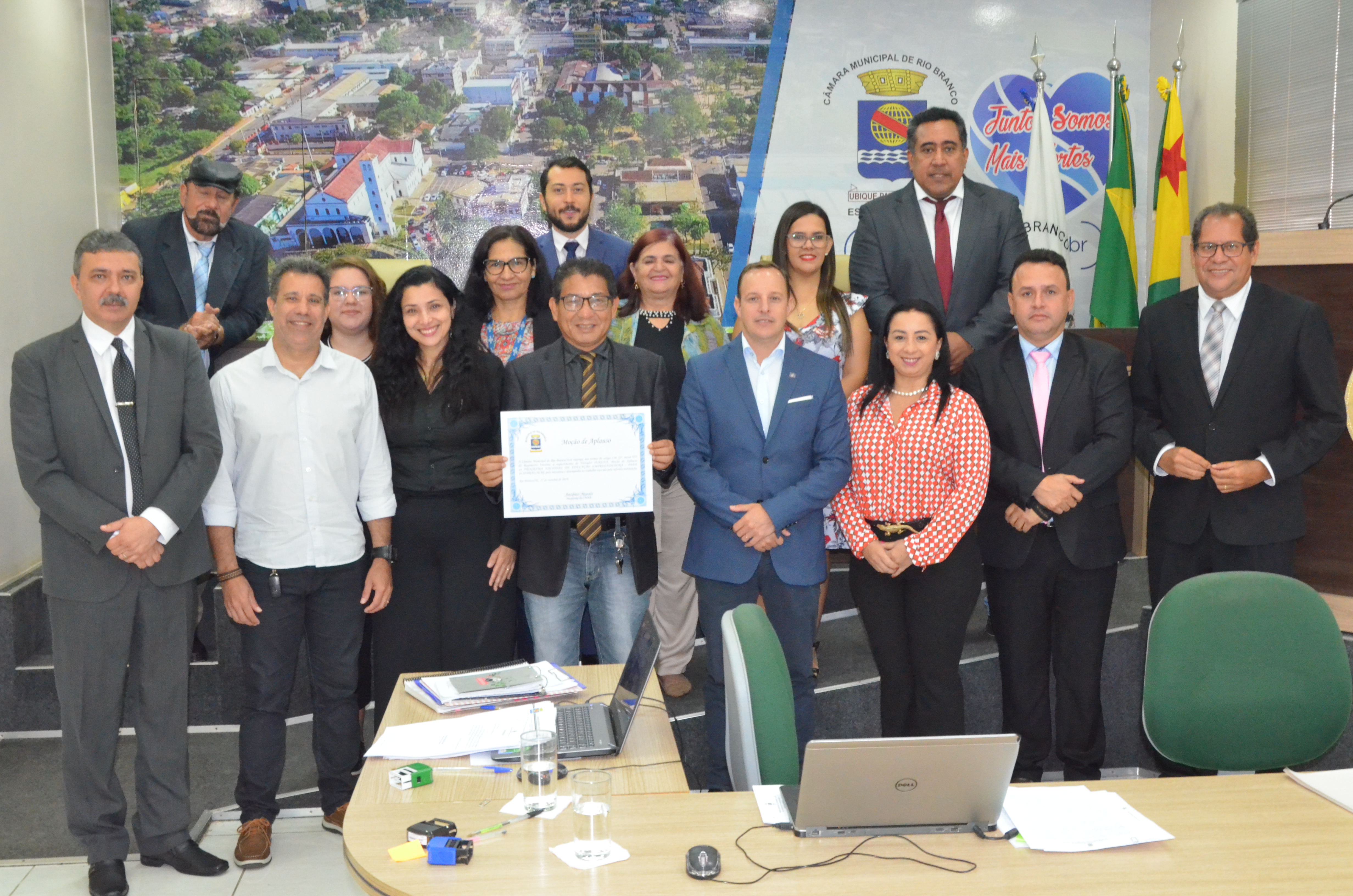 Juruna homenageia Sebrae/Acre pela execução do Programa Nacional de Educação Empreendedora