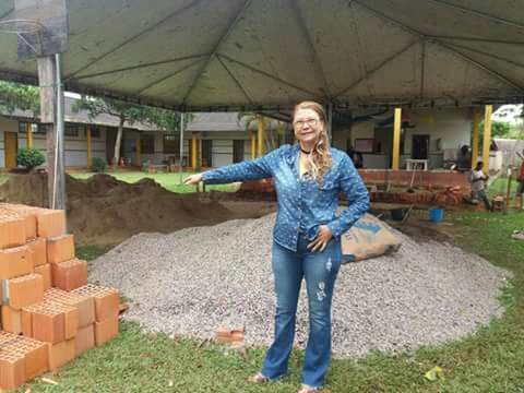 Lene Petecão fiscaliza obra da Escola Municipal Raimundo Hermínio de Melo