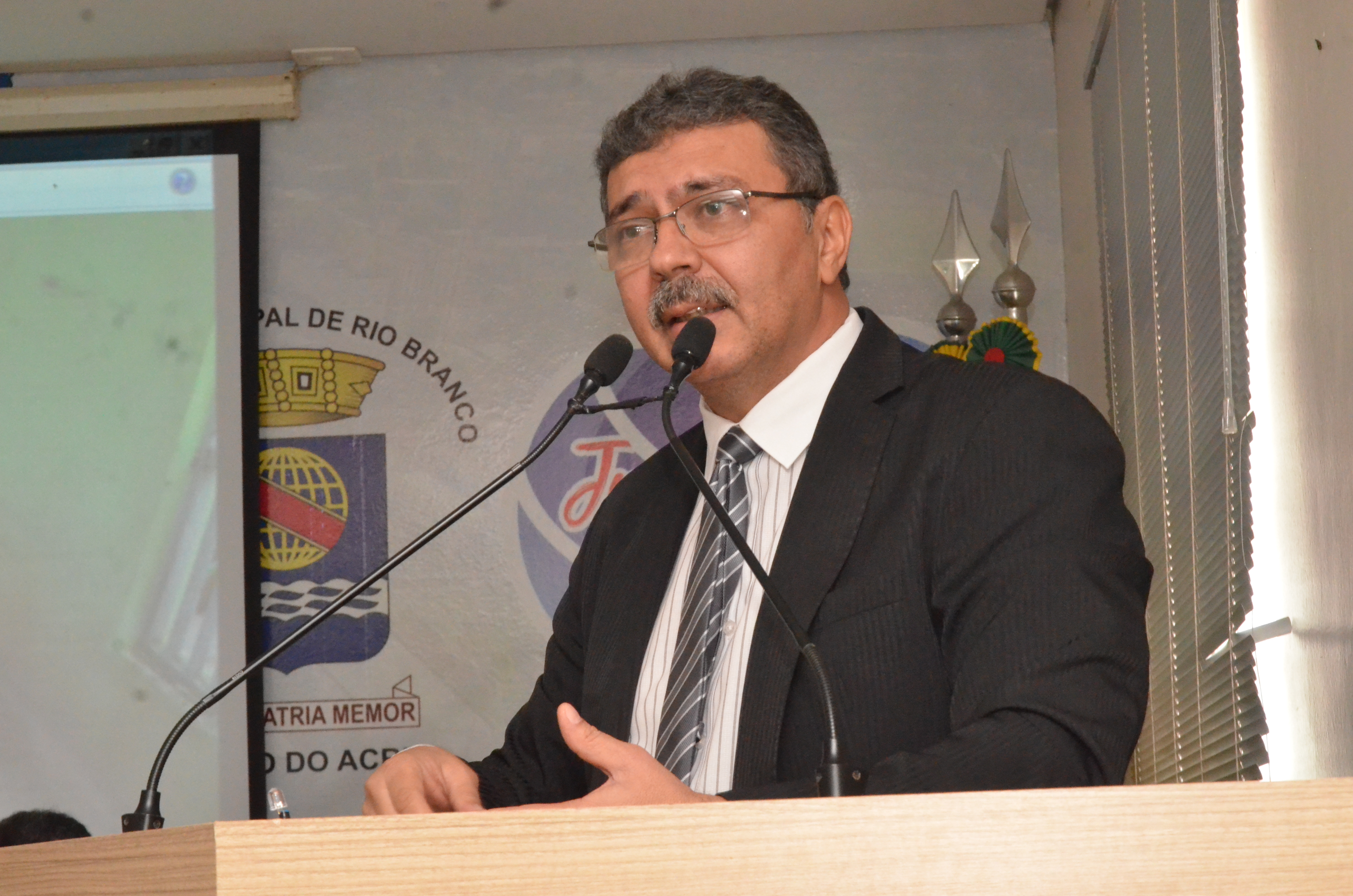 Mamed Dankar questiona fiscalização de descarte de remédios vencidos e resíduos médicos e hospitalares