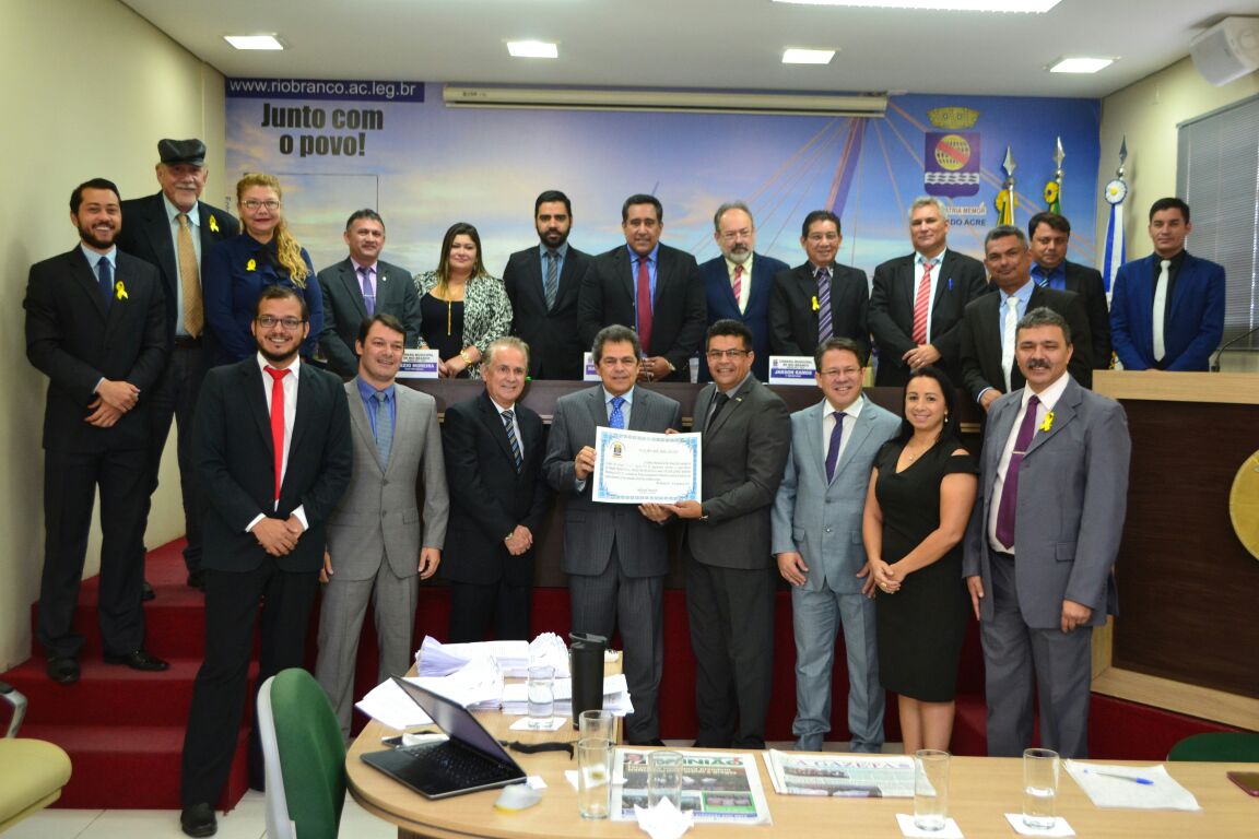 Manuel Marcos homenageia Tribunal de Contas do Estado