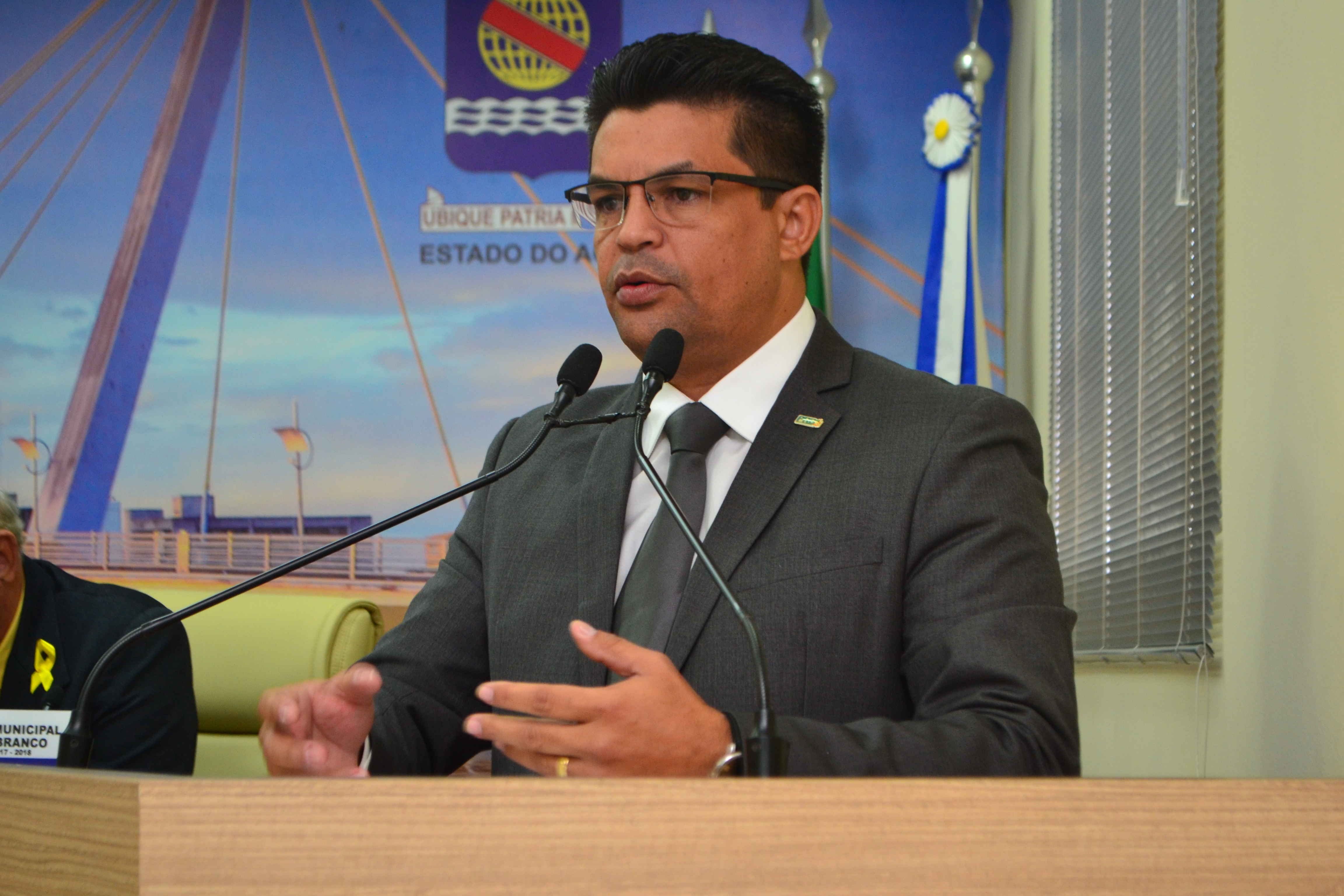 Manuel Marcos quer a proibição de cobrança de taxa de religação de energia elétrica e de água