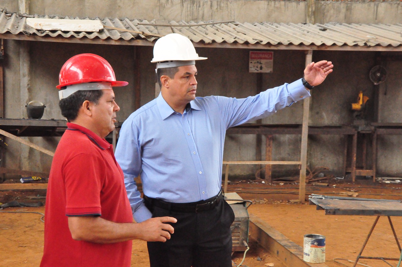 Manuel Marcos visita obras do Centro de Iniciação ao Esporte