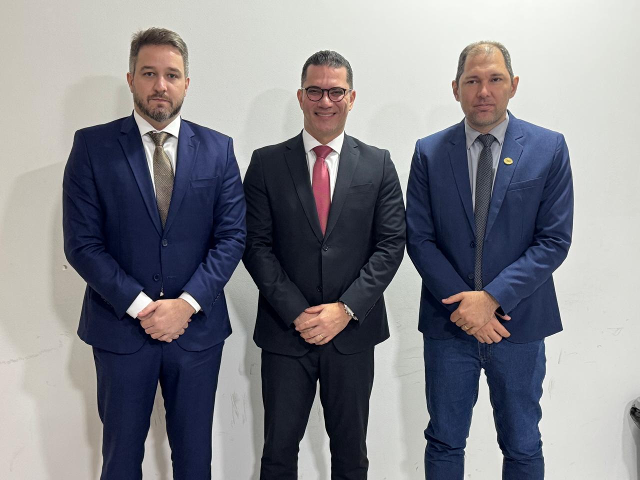 Mesa Diretora recebe representante da Energisa após falha em ação social com o Hemoacre