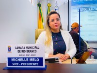  Michelle Melo apresenta extrato de fundos da saúde estadual e diz “Com números não se brinca”