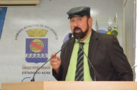 N. Lima sobe a tribuna e reclama  da administração do Estado e do Município