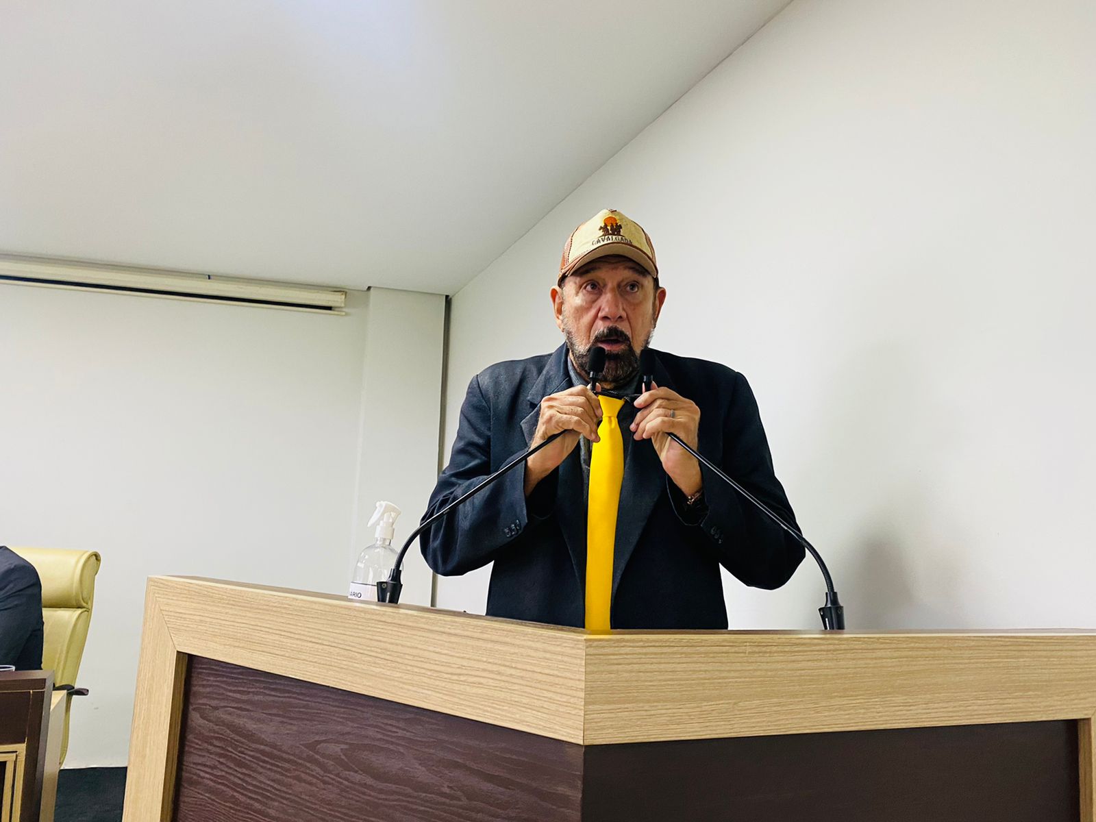 Na Câmara, N. Lima fala do quadro clínico de Whendy e critica Decreto que impõe a obrigatoriedade da apresentação da carteira de vacinação contra covid-19.