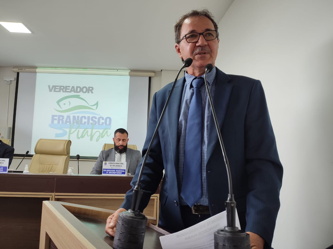 "O abuso sexual deixa marcas físicas e psicológicas", diz vereador Piaba na tribuna da Câmara