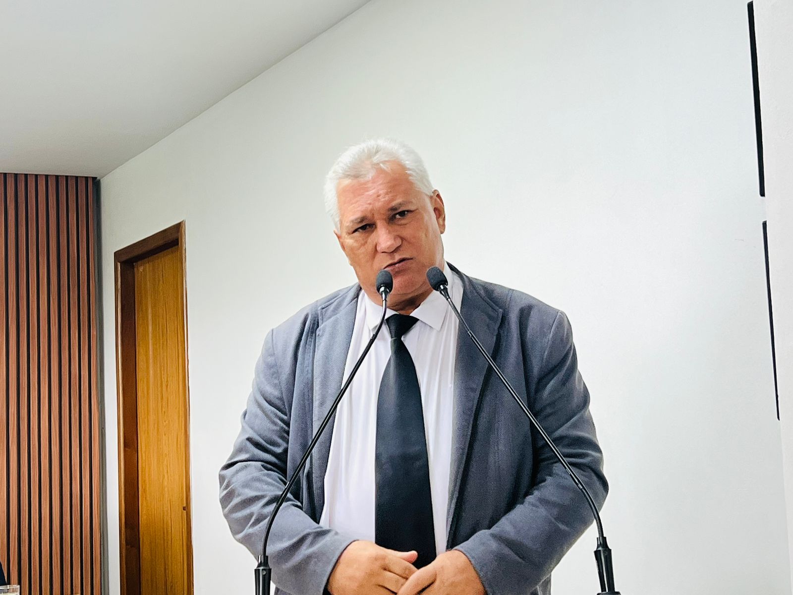 "Obras avançando", diz Antônio Morais ao citar os bairros Novo Calafate e Valdemar Maciel
