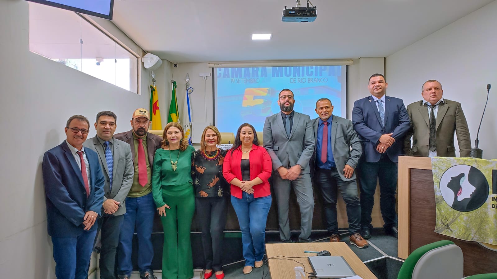 Políticas afirmativas e retorno da Secretaria de Mulheres é pauta da Tribuna Popular
