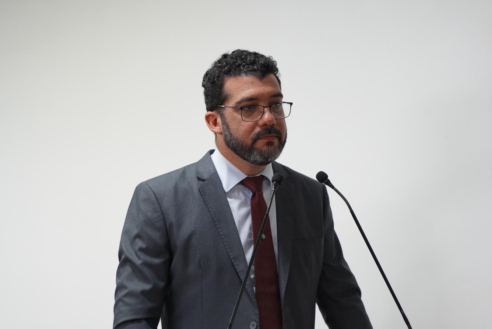 "Prefeitura deixa Rio Branco fora de programa federal de vans odontológicas", denuncia Kamai
