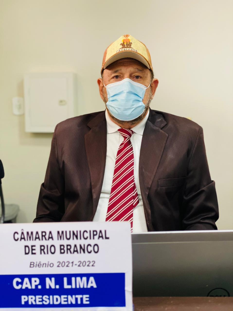 Presidente da Câmara, vereador N.Lima, presta esclarecimentos à população sobre Lei que altera número de cargos comissionados