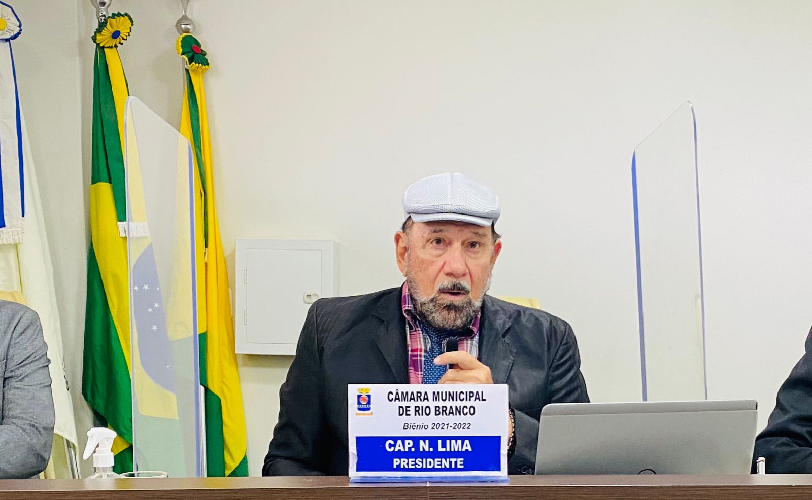  Presidente da Câmara, vereador N.Lima, rebate notícia de site local e diz : “Estamos cumprindo o Decreto, nunca impedimos ninguém de entrar na casa do povo”