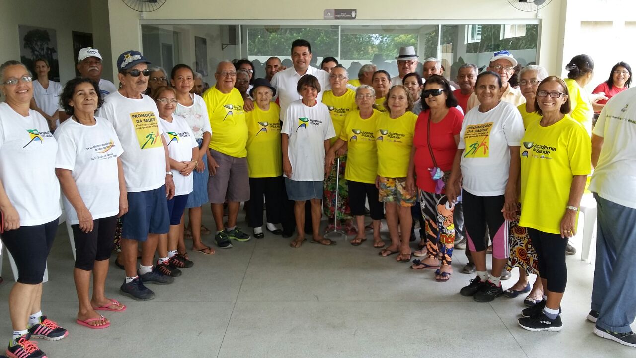 Presidente Manuel Marcos visita Centro de Convivência da Pessoa Idosa
