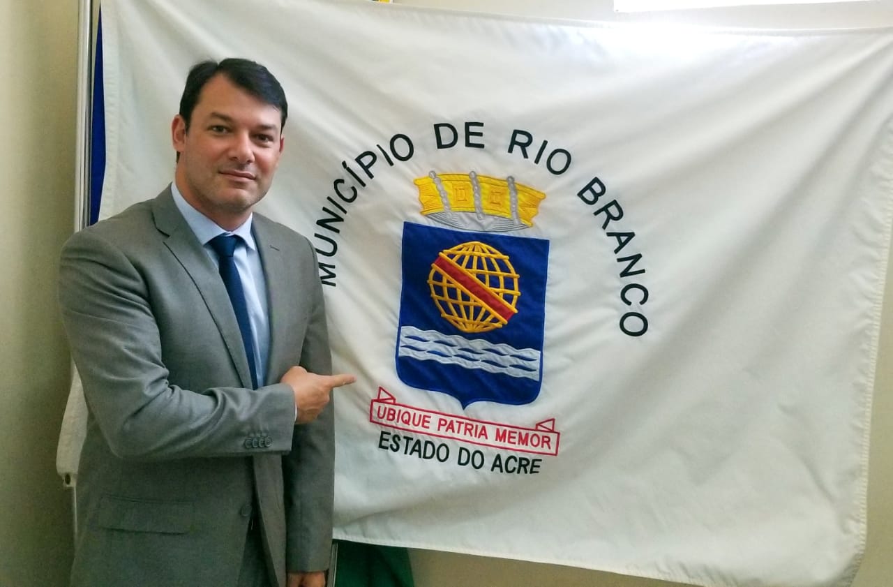 Projeto do vereador Roberto Duarte que obriga o uso do Brasão de Armas em Rio Branco é aprovado por unanimidade