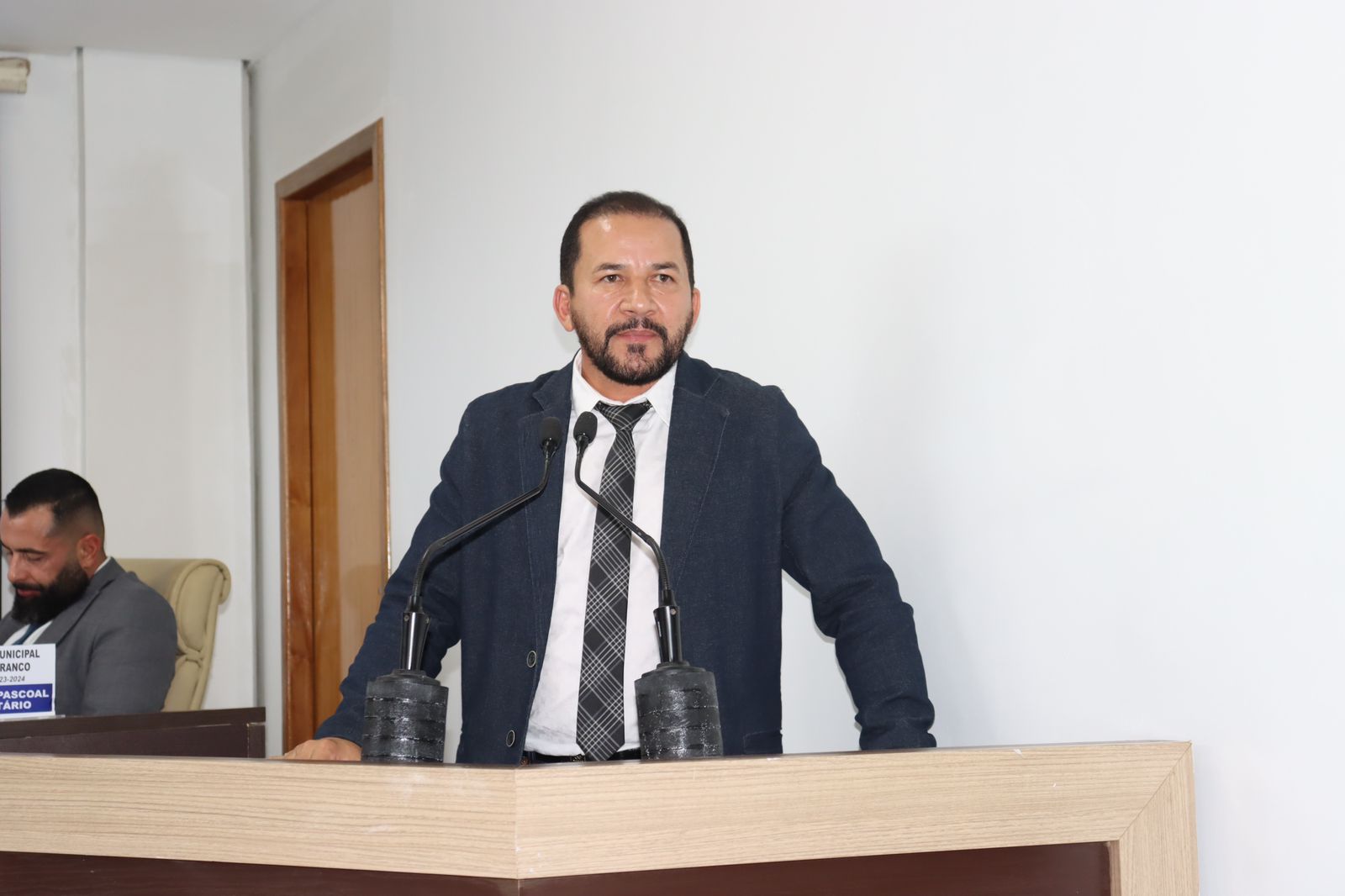 Raimundo Castro apresente PL que determina o fornecimento de protetor e/ou bloqueador solar