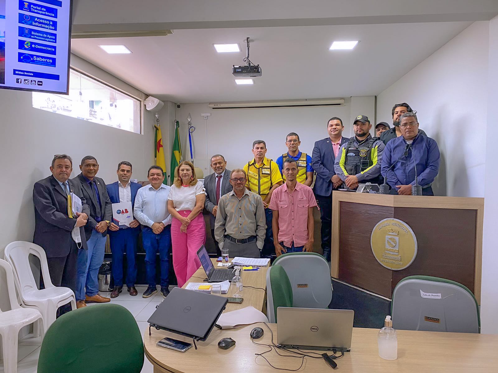 Regularização de motoboys no transporte de pessoas por aplicativo é debatido na Câmara Municipal