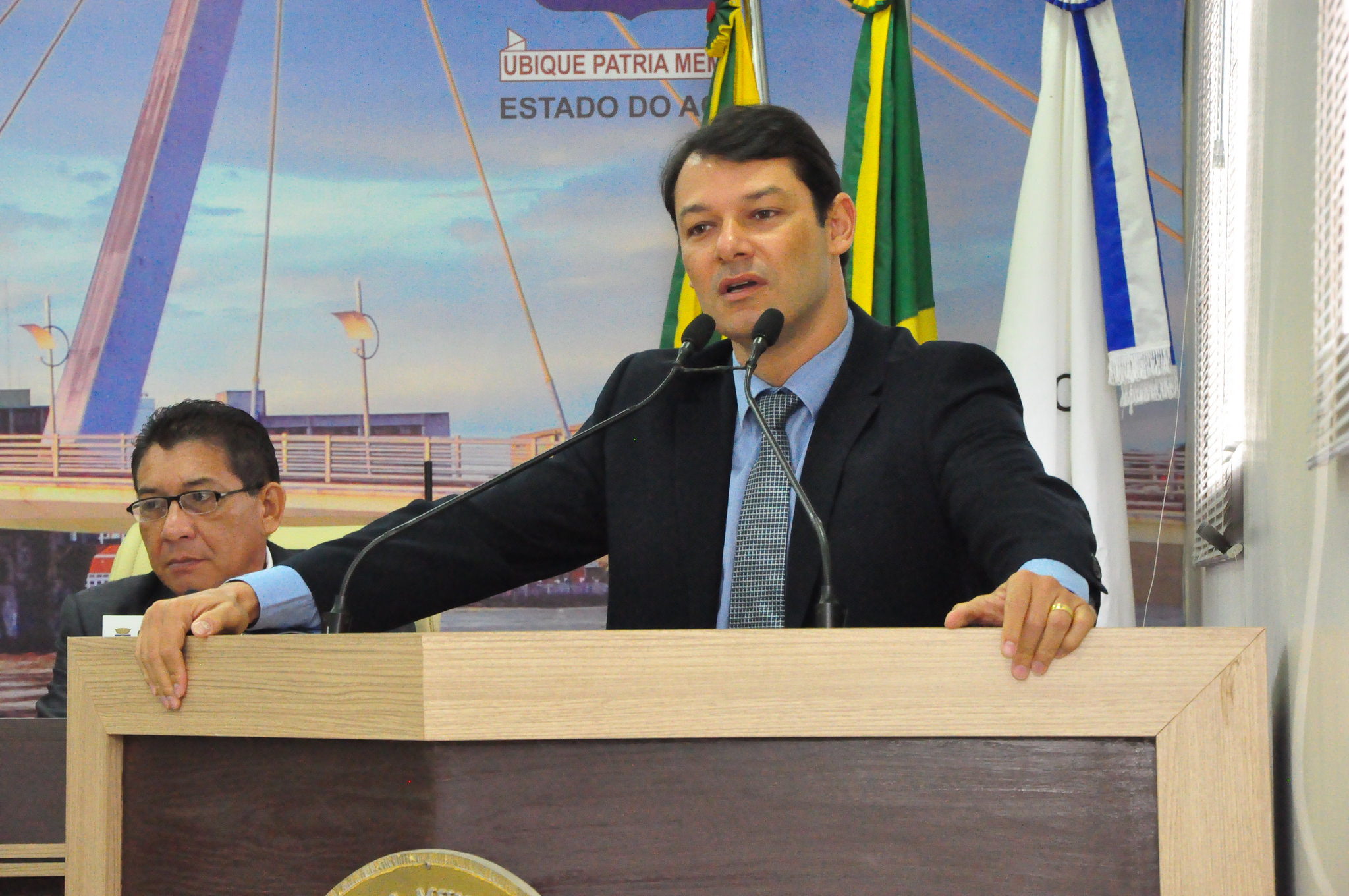 Roberto Duarte solicita a presença do empresário Jarbas Soster para esclarer sobre a execução do Programa Ruas do Povo