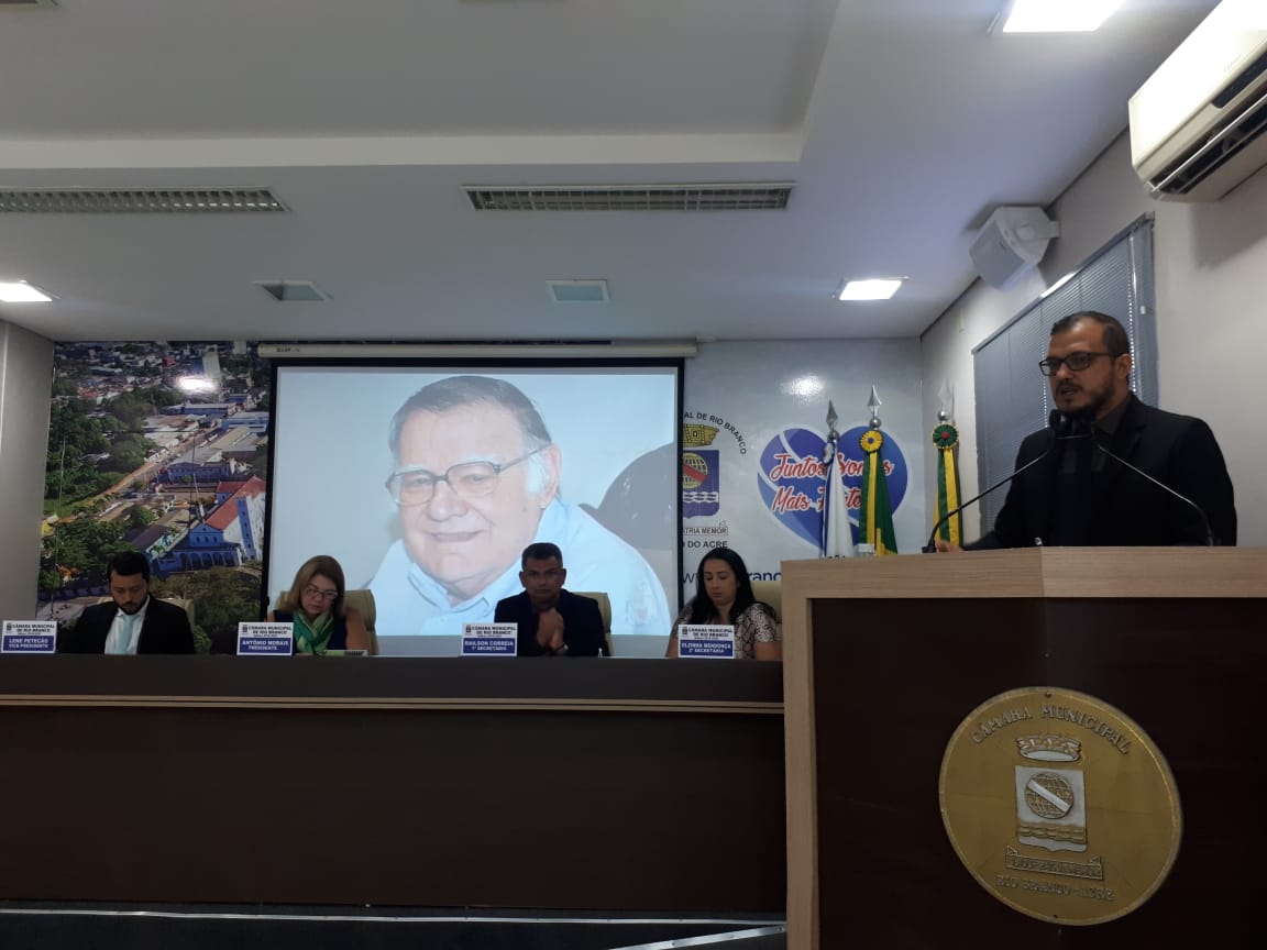 Rodrigo Forneck homenageia Dom Moacyr Grechi na Câmara de Vereadores